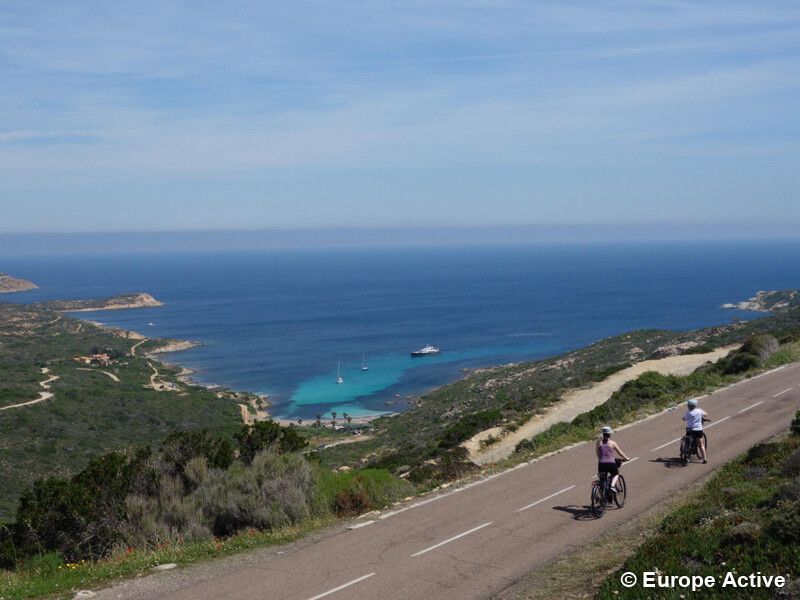 Les Tours Génoises du Cap Corse En 2 roues - 